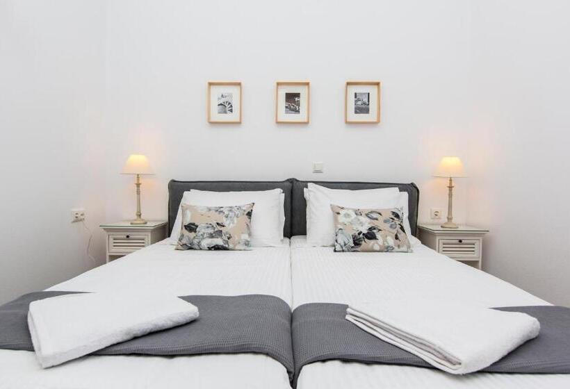 Апартаменты 2 Спальни Вид на Море, Castle Mansions