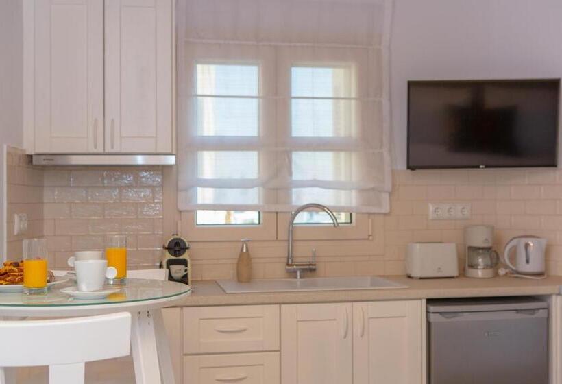 Апартаменты 1 Спальня Вид на Море с Балконом, Castle Mansions