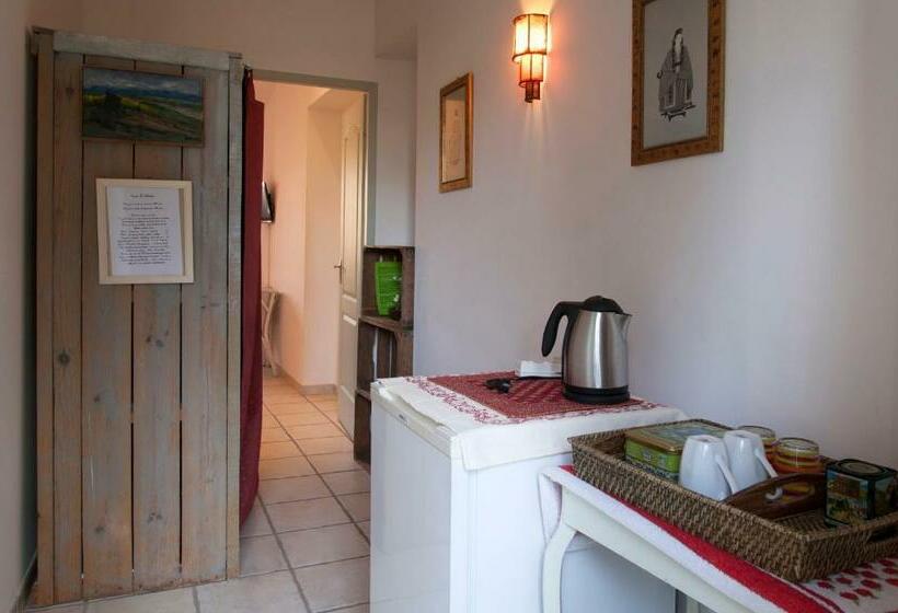 חדר סטנדרט, Ecuries Sainte Croix