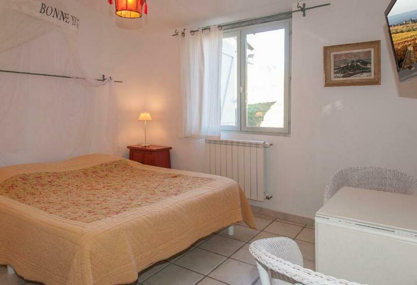 חדר סטנדרט, Ecuries Sainte Croix