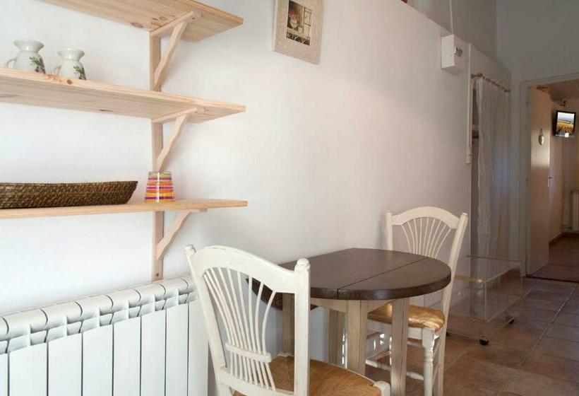 חדר סטנדרט, Ecuries Sainte Croix