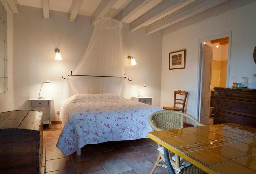 סוויטה, Ecuries Sainte Croix