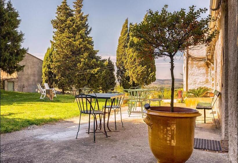 דירת חדר בקומת קרקע, Ecuries Sainte Croix