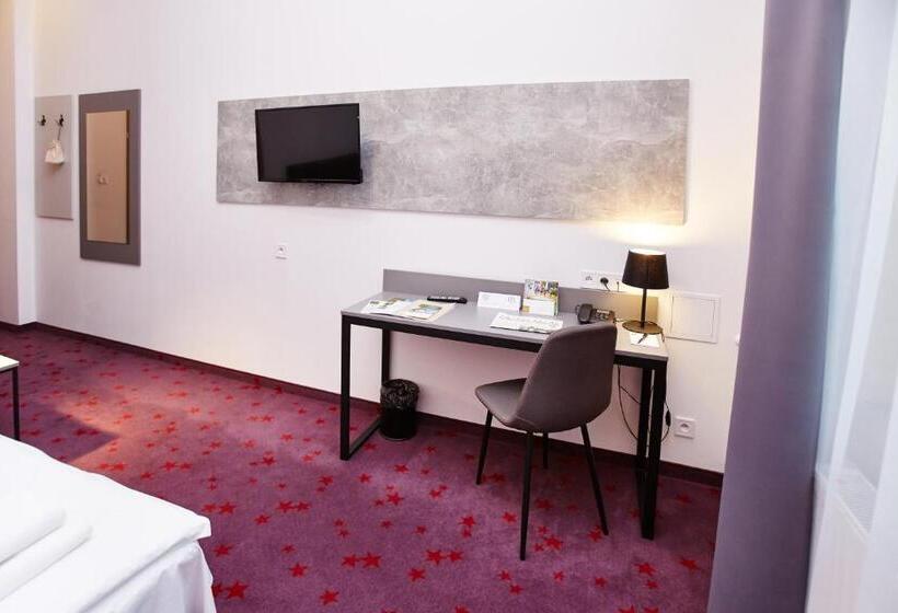 חדר סטנדרט, Koszary Arche