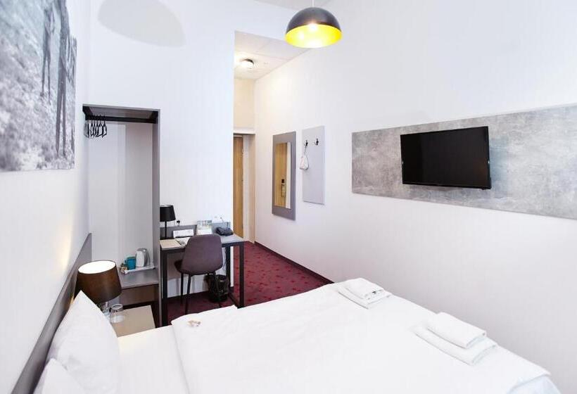 חדר סטנדרט, Koszary Arche