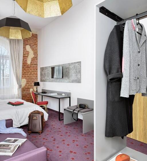 חדר דלוקס, Koszary Arche