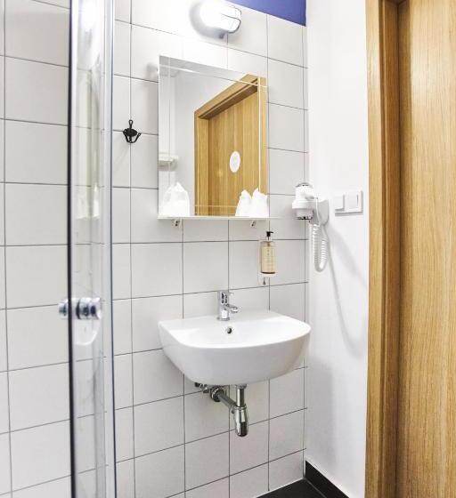 חדר סטנדרט, Koszary Arche