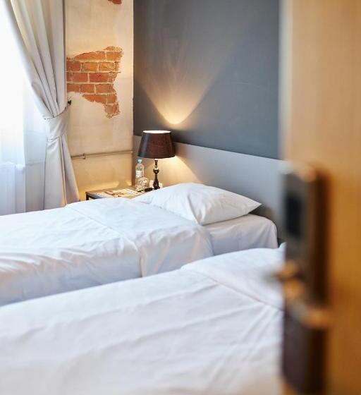 חדר סטנדרט, Koszary Arche