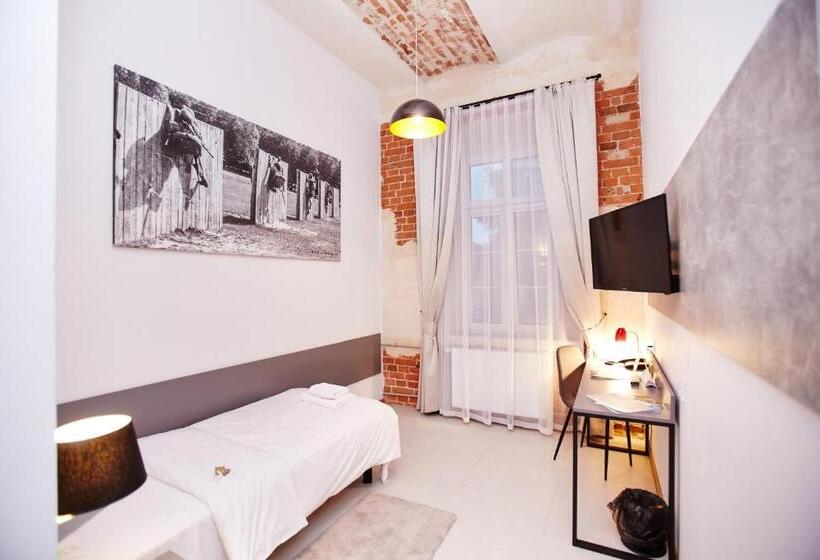 חדר סטנדרט יחיד, Koszary Arche