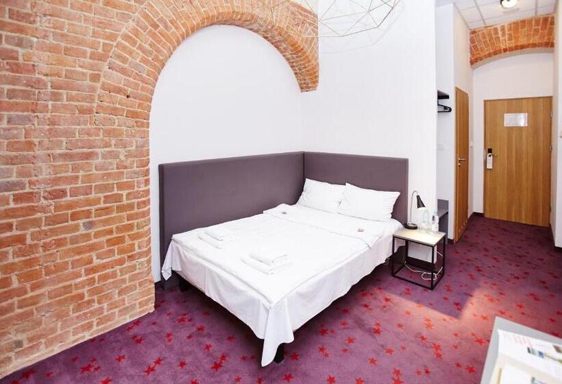 Номер Basic, Koszary Arche