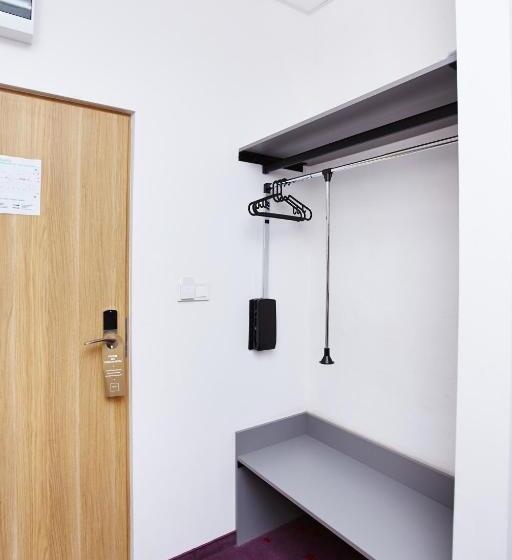 חדר סטנדרט, Koszary Arche