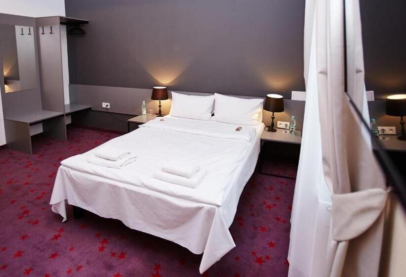 חדר סטנדרט, Koszary Arche