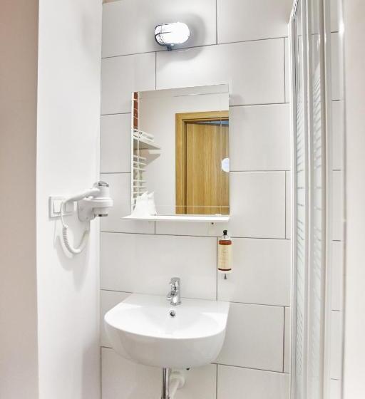 חדר סטנדרט, Koszary Arche