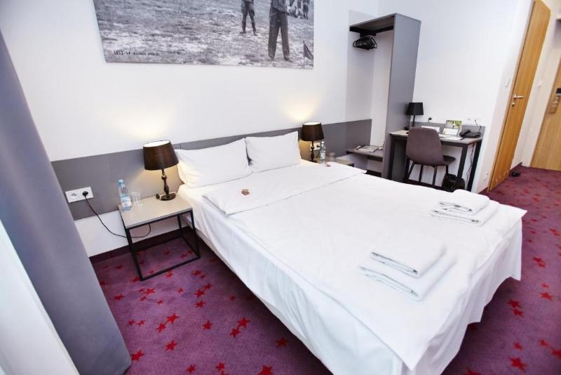 חדר סטנדרט, Koszary Arche