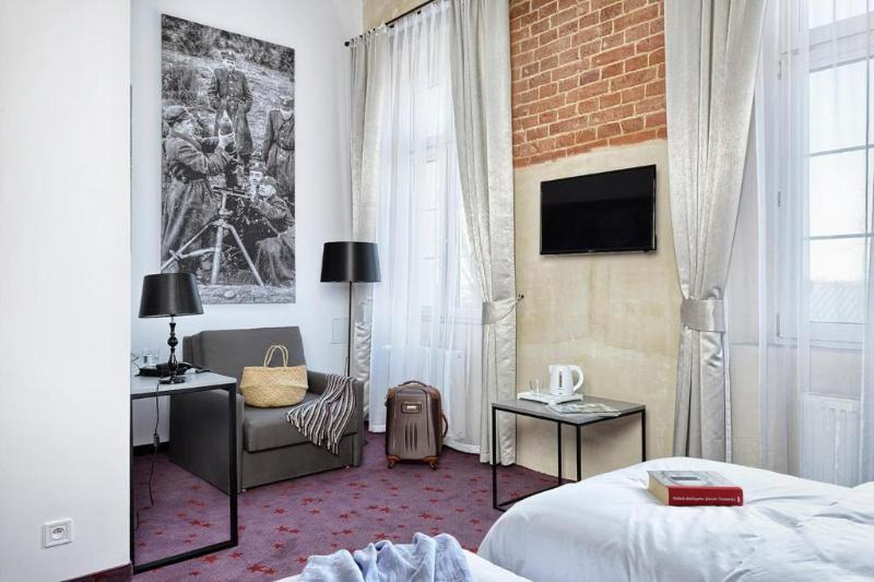 Номер Стандарт, Koszary Arche