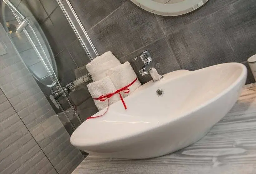 Huoneisto 1 Makuuhuone Allasnäkymä, Natura Bungalows