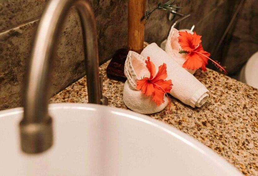 ویلای استاندارد با چشم‌انداز باغ, Romantic Beach Villas