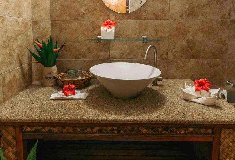 اتاق خانوادگی با چشم‌انداز دریا, Romantic Beach Villas