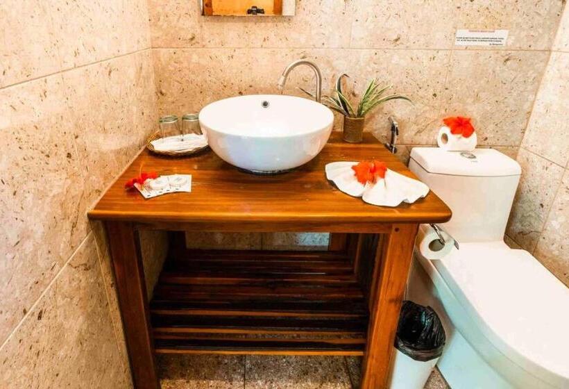 اتاق خانوادگی با چشم‌انداز باغ, Romantic Beach Villas