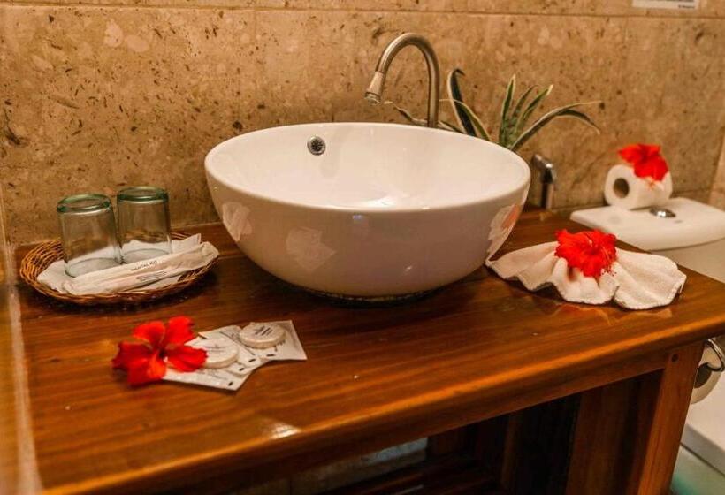 اتاق خانوادگی با چشم‌انداز باغ, Romantic Beach Villas