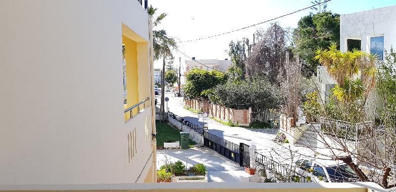 إستديو قياسى مزود بشرفة, Zinovia