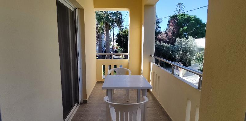 شقة غرفة نوم واحدة مزودة بشُرفة, Zinovia