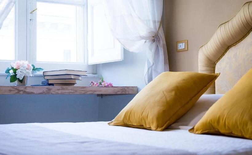 חדר דחוקס עם מיטת קינג, Nerva Accomodation Cavour