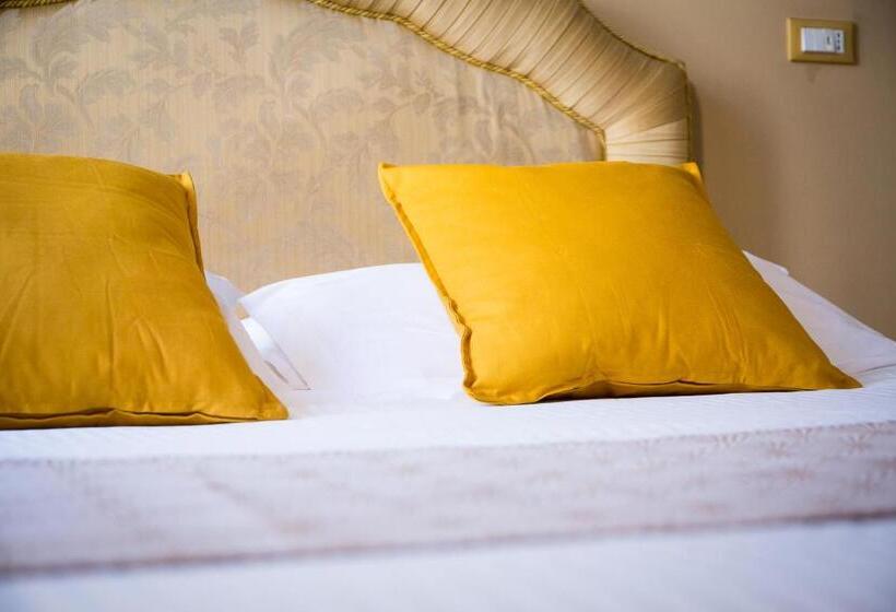 Camera Deluxe Letto King, Nerva Accomodation Cavour