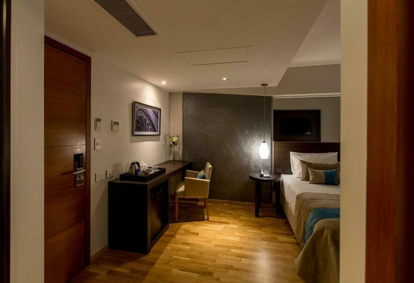 اتاق استاندارد, Caseros 248