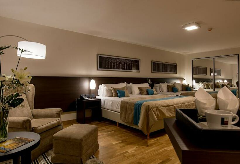 Номер Superior, Caseros 248