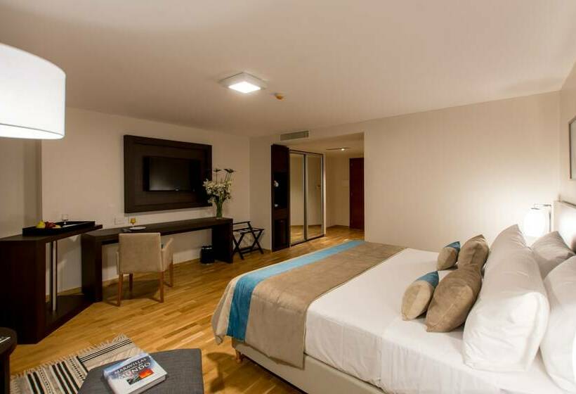 Номер Superior, Caseros 248