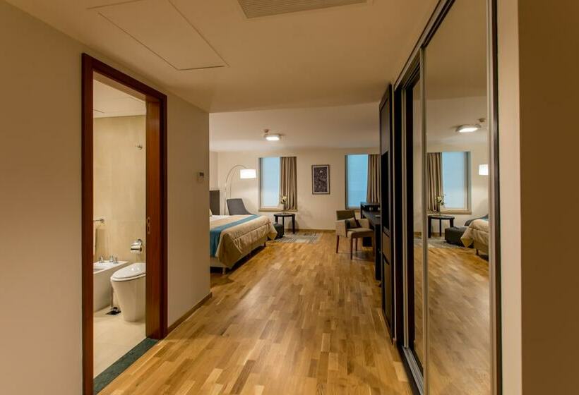 Номер Superior, Caseros 248