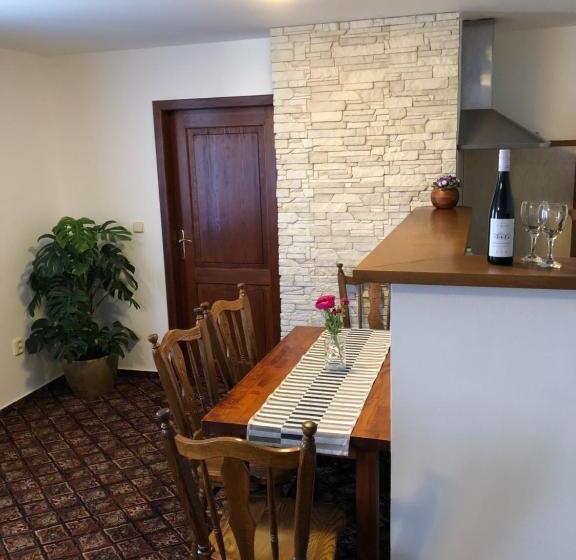 Люкс Повышенной Комфортности, Familia