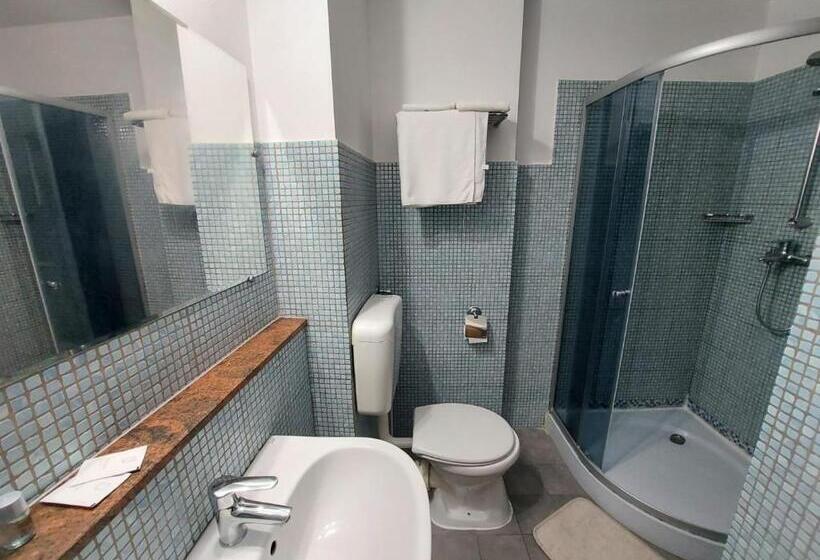 اتاق لوکس, Happy Accomodation