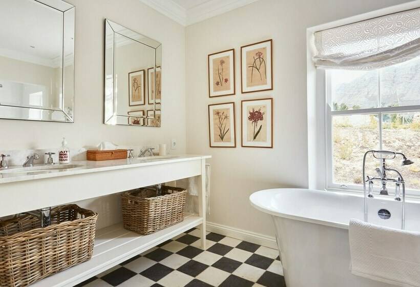 ویلای لوکس 1 خوابه, La Cotte House