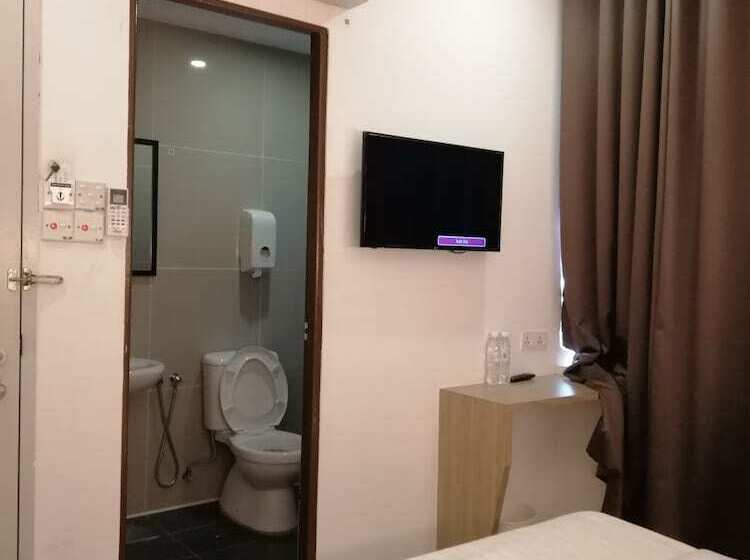 Quarto Deluxe, Place2stay Simpang Tiga