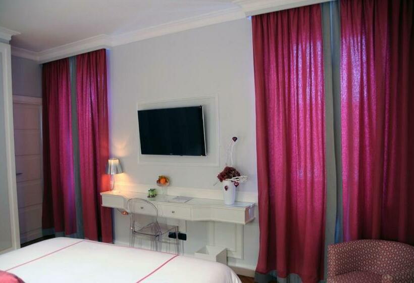 سوییت جونیور, Suite Fontana Di Trevi