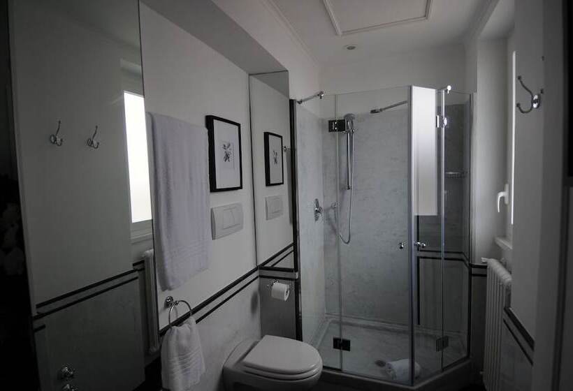 سوییت جونیور, Suite Fontana Di Trevi