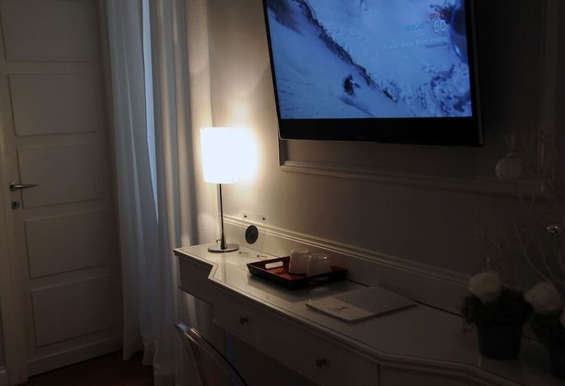 سوییت جونیور, Suite Fontana Di Trevi