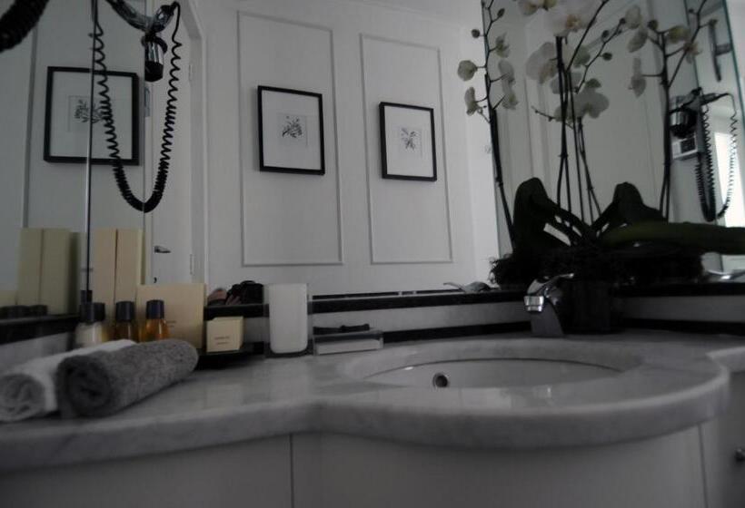 سوییت جونیور, Suite Fontana Di Trevi