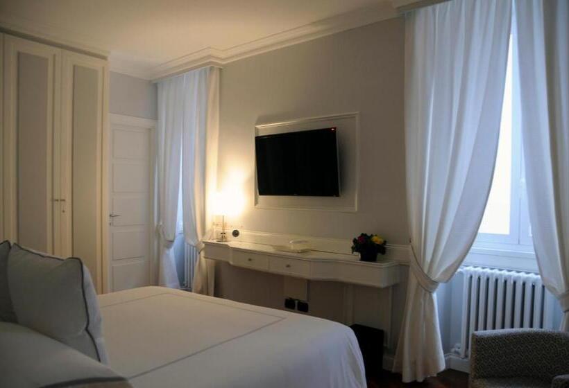 سوییت جونیور, Suite Fontana Di Trevi