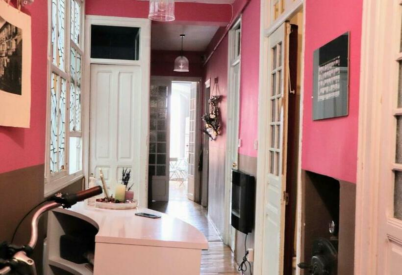 اتاق استاندارد با سرویس بهداشتی مشترک, Theplacetobe B&b