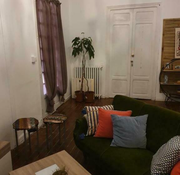 اتاق استاندارد با سرویس بهداشتی مشترک, Theplacetobe B&b