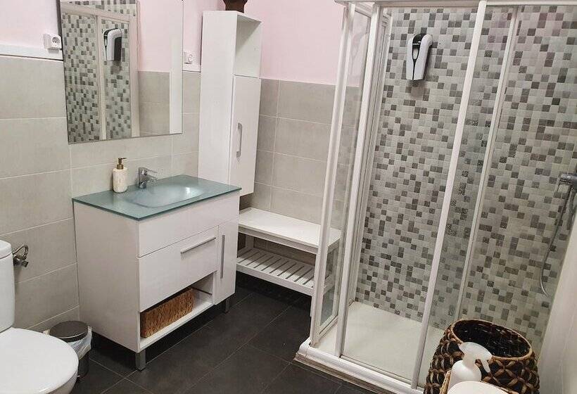 اتاق استاندارد با بالکن, Theplacetobe B&b