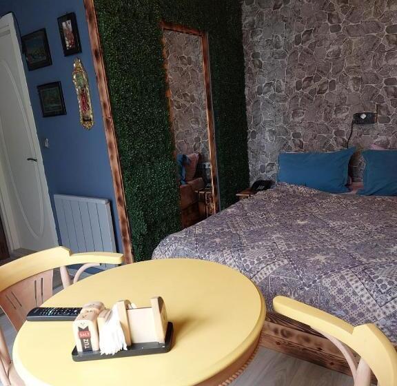 带1个卧室的高级公寓, Marvel Suites