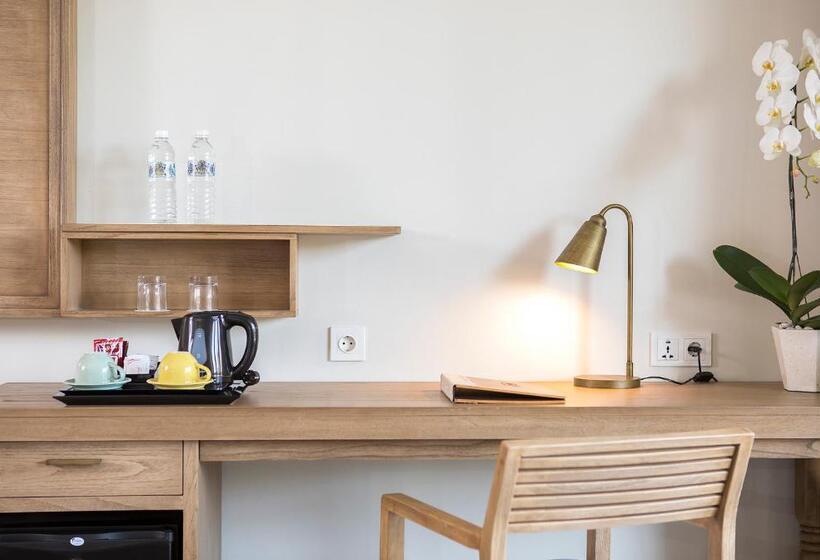 디럭스 룸, Eastin Ashta Resort Canggu