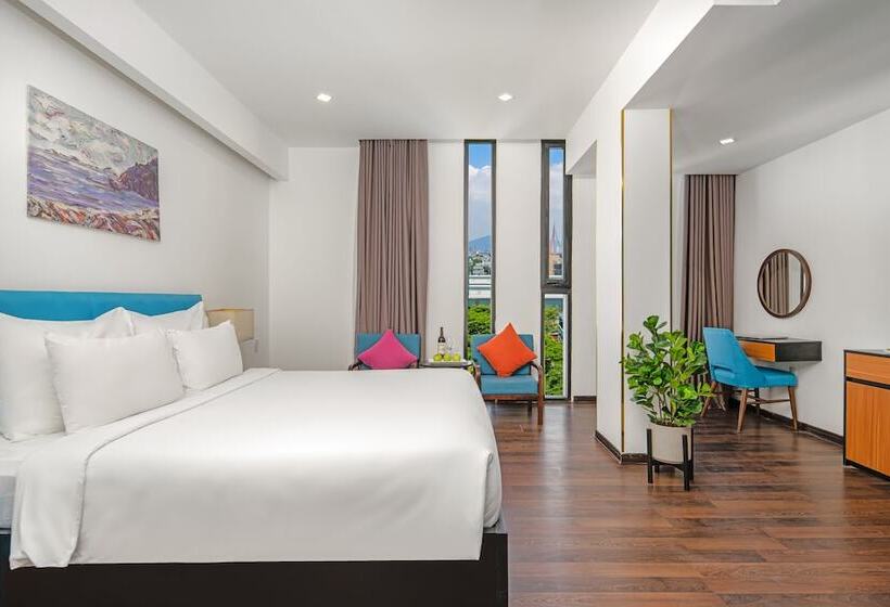 اتاق اجرایی, Platinum Danang