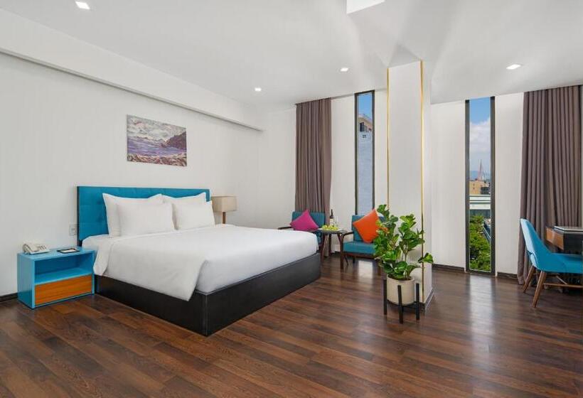 اتاق اجرایی, Platinum Danang