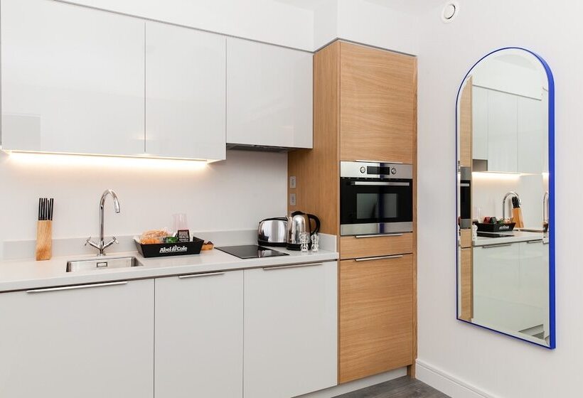 Апартаменты Superior 1 Спальня, Rockwell East Tower Bridge