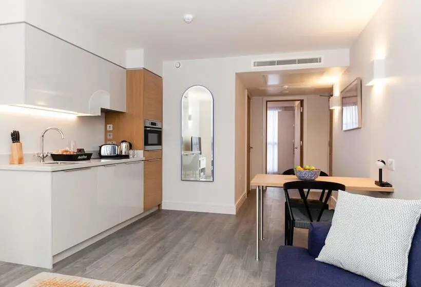 آپارتمان سوپریور 1 خوابه, Rockwell East Tower Bridge
